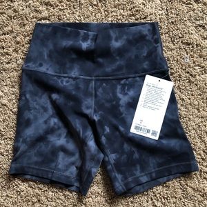 NWT Lululemon 6” align short